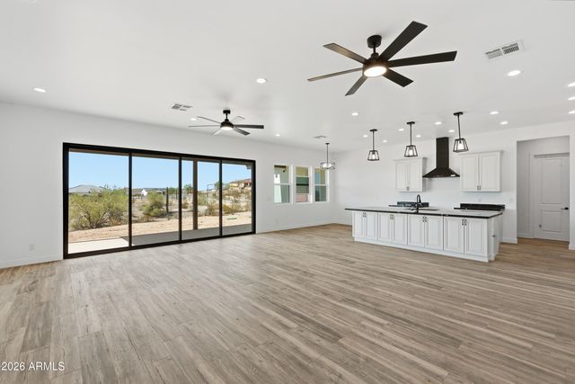 2079 W MOON DUST Trail, San Tan Valley, AZ 85144