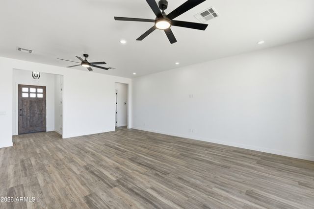 2079 W MOON DUST Trail, San Tan Valley, AZ 85144