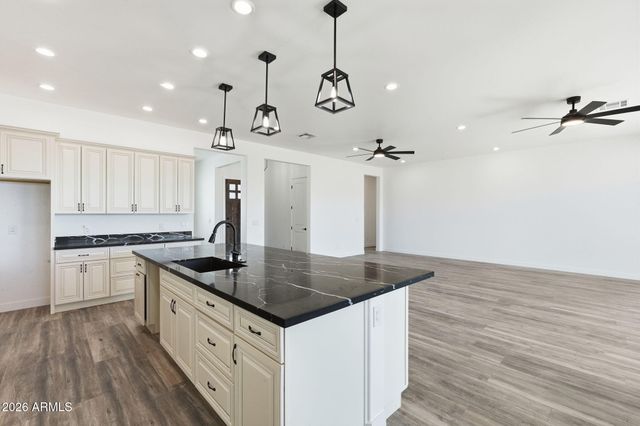 2079 W MOON DUST Trail, San Tan Valley, AZ 85144