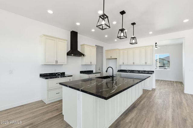 2079 W MOON DUST Trail, San Tan Valley, AZ 85144