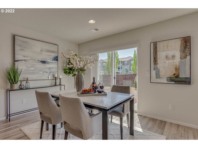 2866 Pierce Pkwy, Springfield, OR 97477