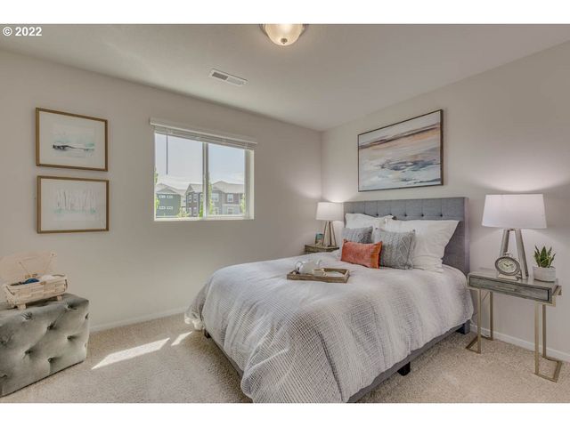 2866 Pierce Pkwy, Springfield, OR 97477