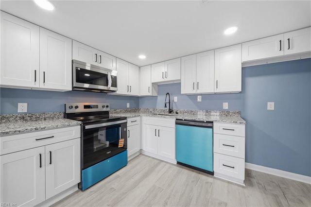 3648 Ship Chandlers WHRF, Virginia Beach, VA 23453