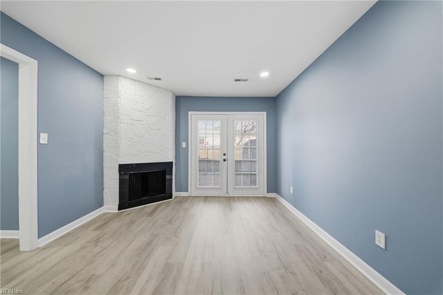 3648 Ship Chandlers WHRF, Virginia Beach, VA 23453