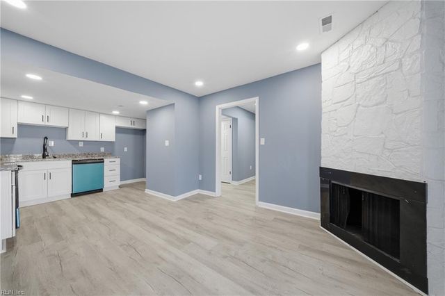 3648 Ship Chandlers WHRF, Virginia Beach, VA 23453