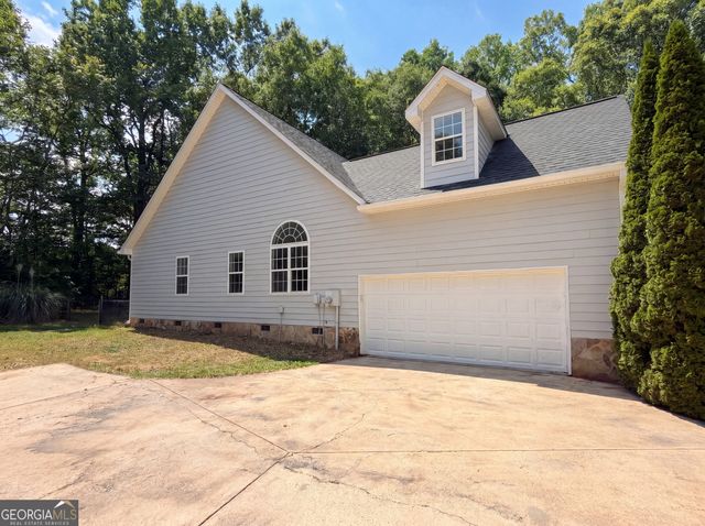 141 Lake Chase Drive S, Griffin, GA 30224