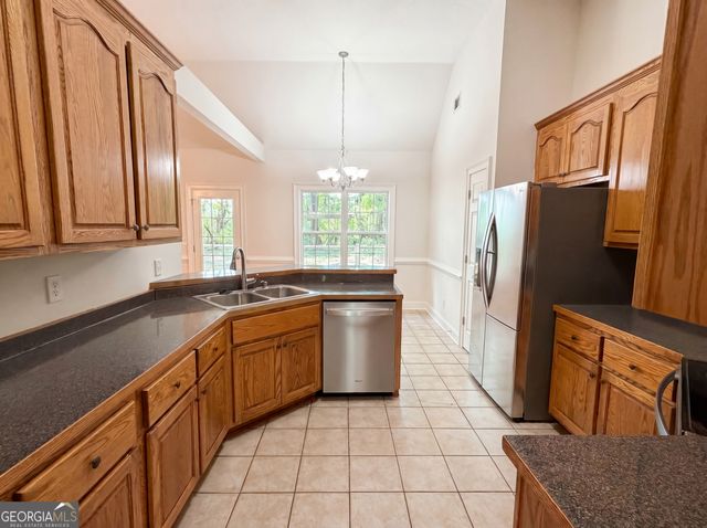 141 Lake Chase Drive S, Griffin, GA 30224