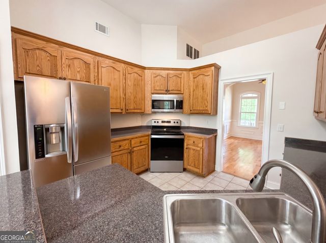 141 Lake Chase Drive S, Griffin, GA 30224