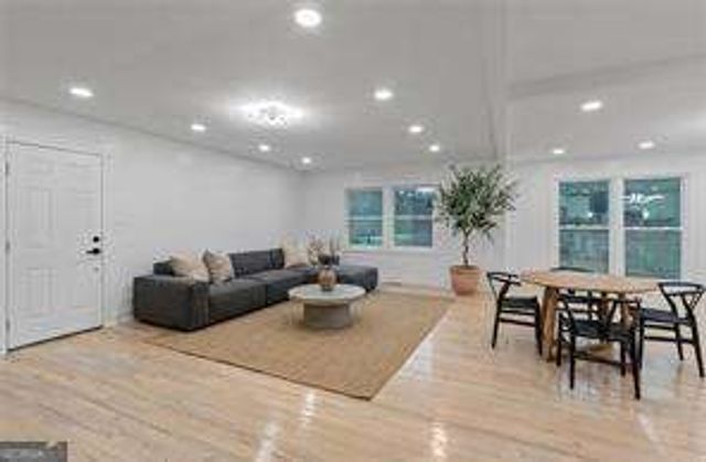 4307 Cedar Wood Drive SW, Lilburn, GA 30047