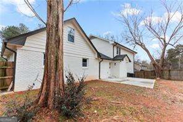 4307 Cedar Wood Drive SW, Lilburn, GA 30047