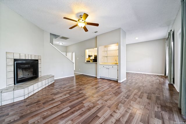 829 W Bitters Rd Apt 501, San Antonio, TX 78216