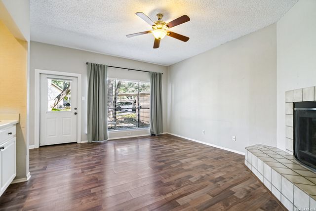 829 W Bitters Rd Apt 501, San Antonio, TX 78216
