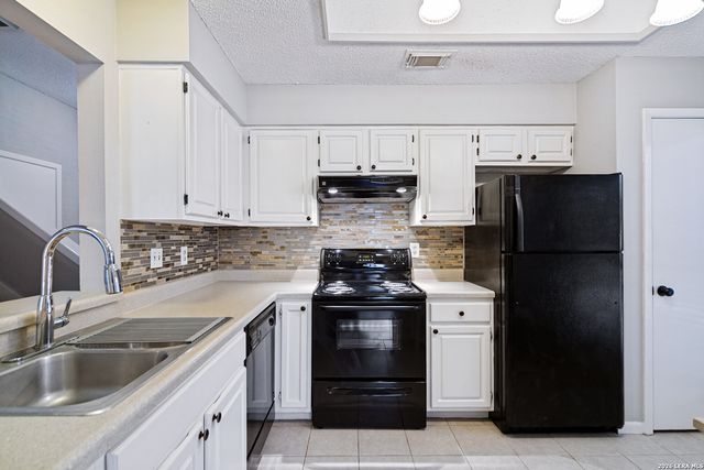 829 W Bitters Rd Apt 501, San Antonio, TX 78216