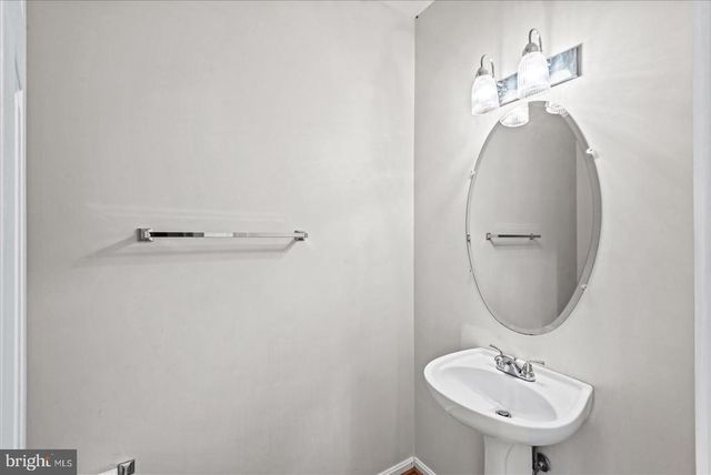 12201 STONEHENGE DR, Fredericksburg, VA 22407