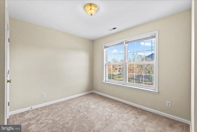 12201 STONEHENGE DR, Fredericksburg, VA 22407