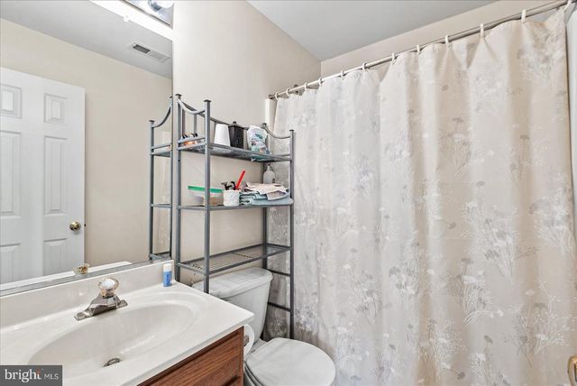 12201 STONEHENGE DR, Fredericksburg, VA 22407