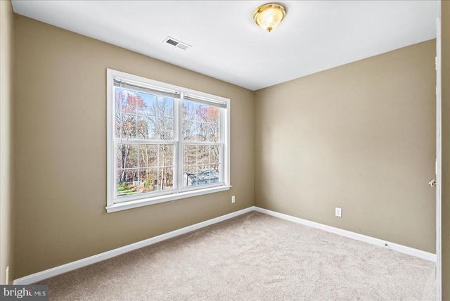 12201 STONEHENGE DR, Fredericksburg, VA 22407