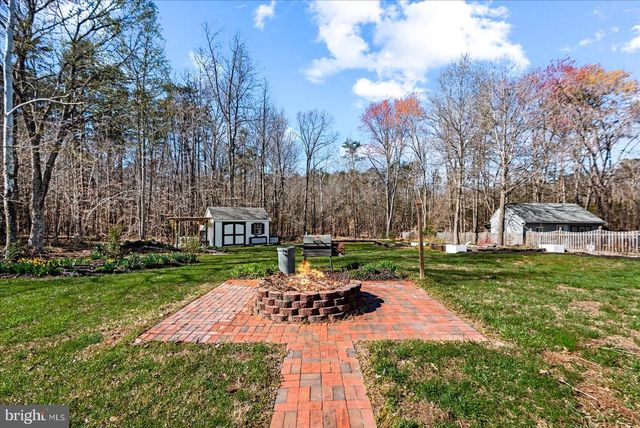 12201 STONEHENGE DR, Fredericksburg, VA 22407