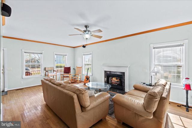 12201 STONEHENGE DR, Fredericksburg, VA 22407