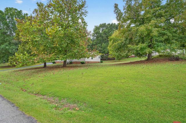 118 Settle Avenue, Campobello, SC 29322