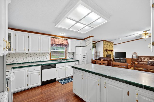 118 Settle Avenue, Campobello, SC 29322