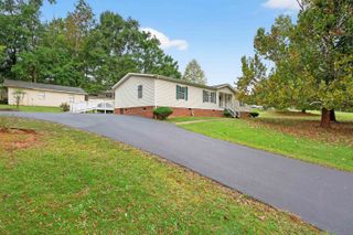 118 Settle Avenue, Campobello, SC 29322