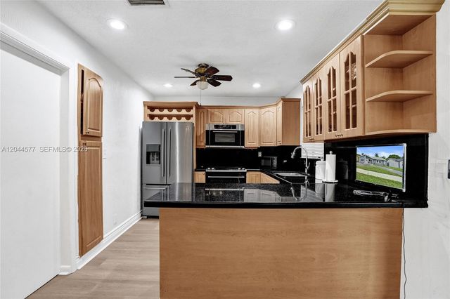 7812 SW 7th Pl, North Lauderdale, FL 33068