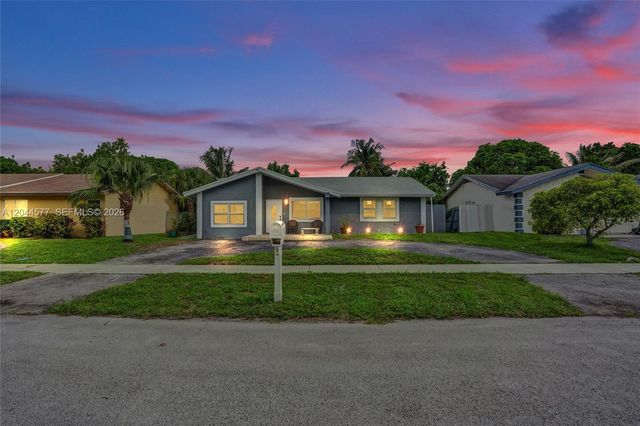 7812 SW 7th Pl, North Lauderdale, FL 33068