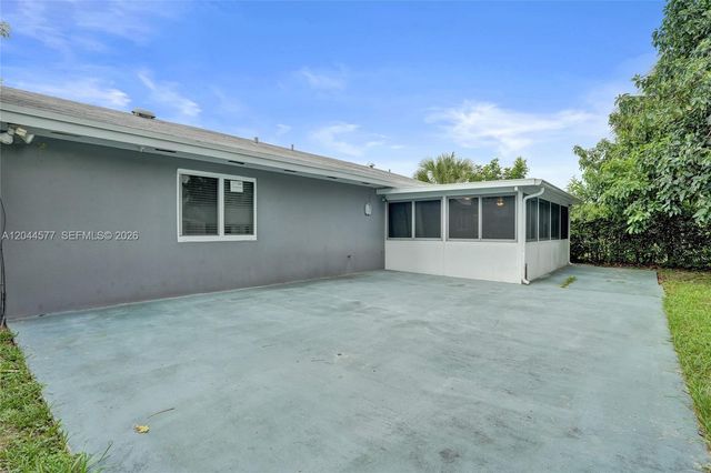7812 SW 7th Pl, North Lauderdale, FL 33068