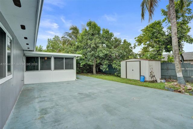 7812 SW 7th Pl, North Lauderdale, FL 33068