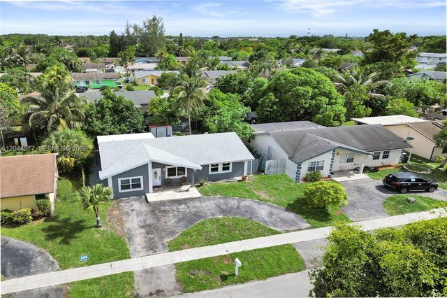 7812 SW 7th Pl, North Lauderdale, FL 33068
