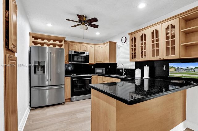 7812 SW 7th Pl, North Lauderdale, FL 33068