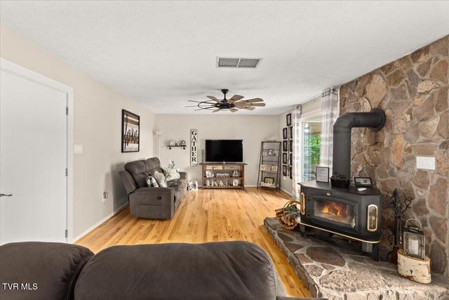 1594 Christian Bend Road, Church Hill, TN 37642
