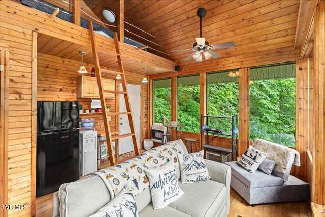 1594 Christian Bend Road, Church Hill, TN 37642