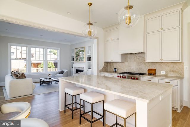 632 N KENMORE ST, Arlington, VA 22201