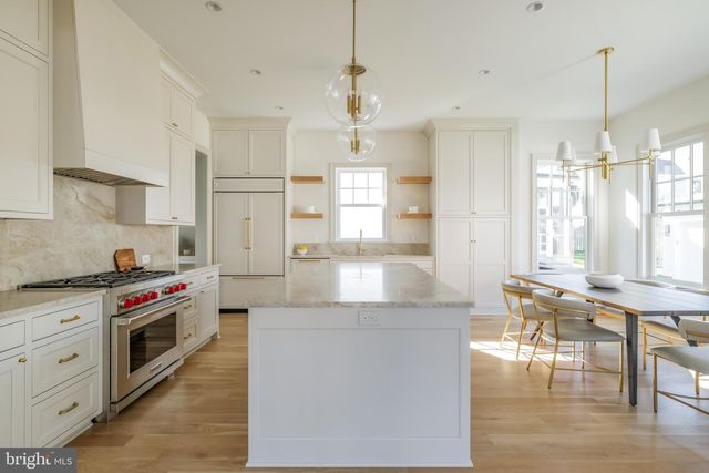 632 N KENMORE ST, Arlington, VA 22201