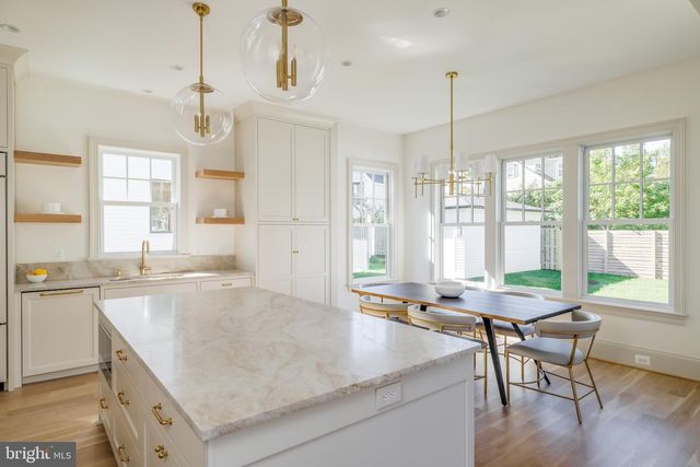 632 N KENMORE ST, Arlington, VA 22201