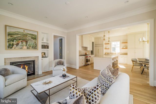 632 N KENMORE ST, Arlington, VA 22201