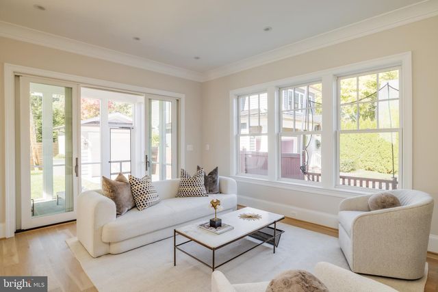 632 N KENMORE ST, Arlington, VA 22201