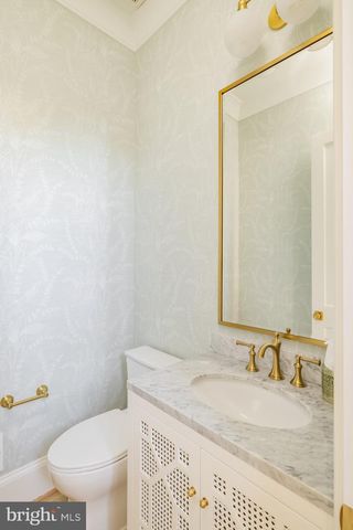 632 N KENMORE ST, Arlington, VA 22201