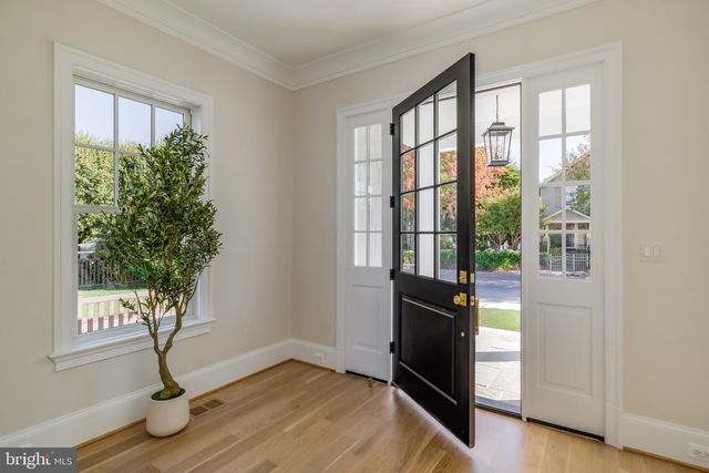 632 N KENMORE ST, Arlington, VA 22201