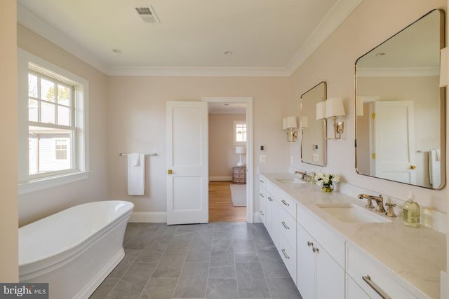 632 N KENMORE ST, Arlington, VA 22201