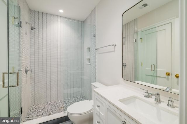 632 N KENMORE ST, Arlington, VA 22201