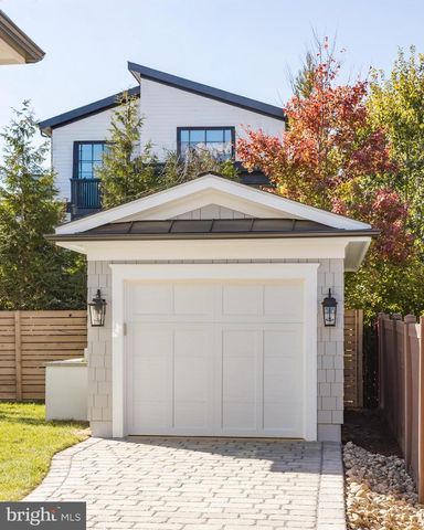 632 N KENMORE ST, Arlington, VA 22201