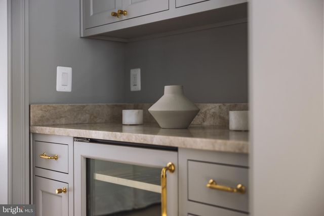 632 N KENMORE ST, Arlington, VA 22201