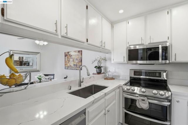 245 Famoso Plz, Union City, CA 94587