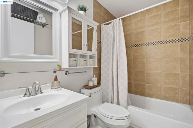 245 Famoso Plz, Union City, CA 94587