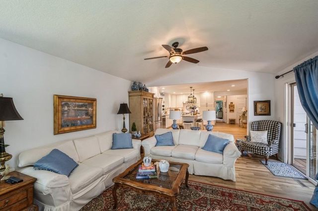 17505 26th Avenue N, Plymouth, MN 55447