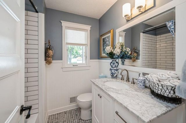 17505 26th Avenue N, Plymouth, MN 55447