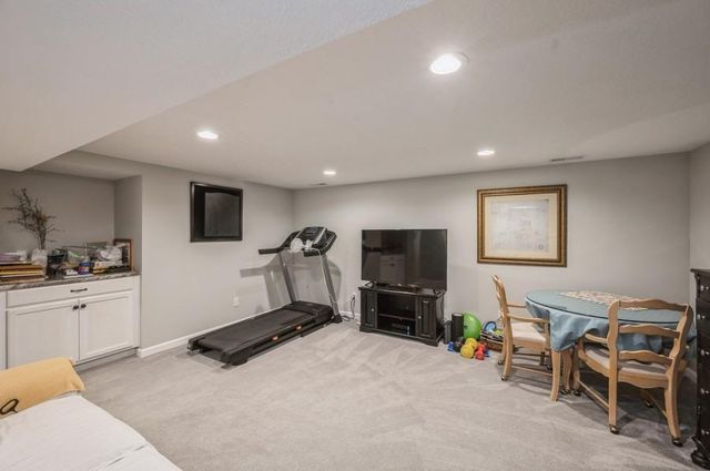 17505 26th Avenue N, Plymouth, MN 55447